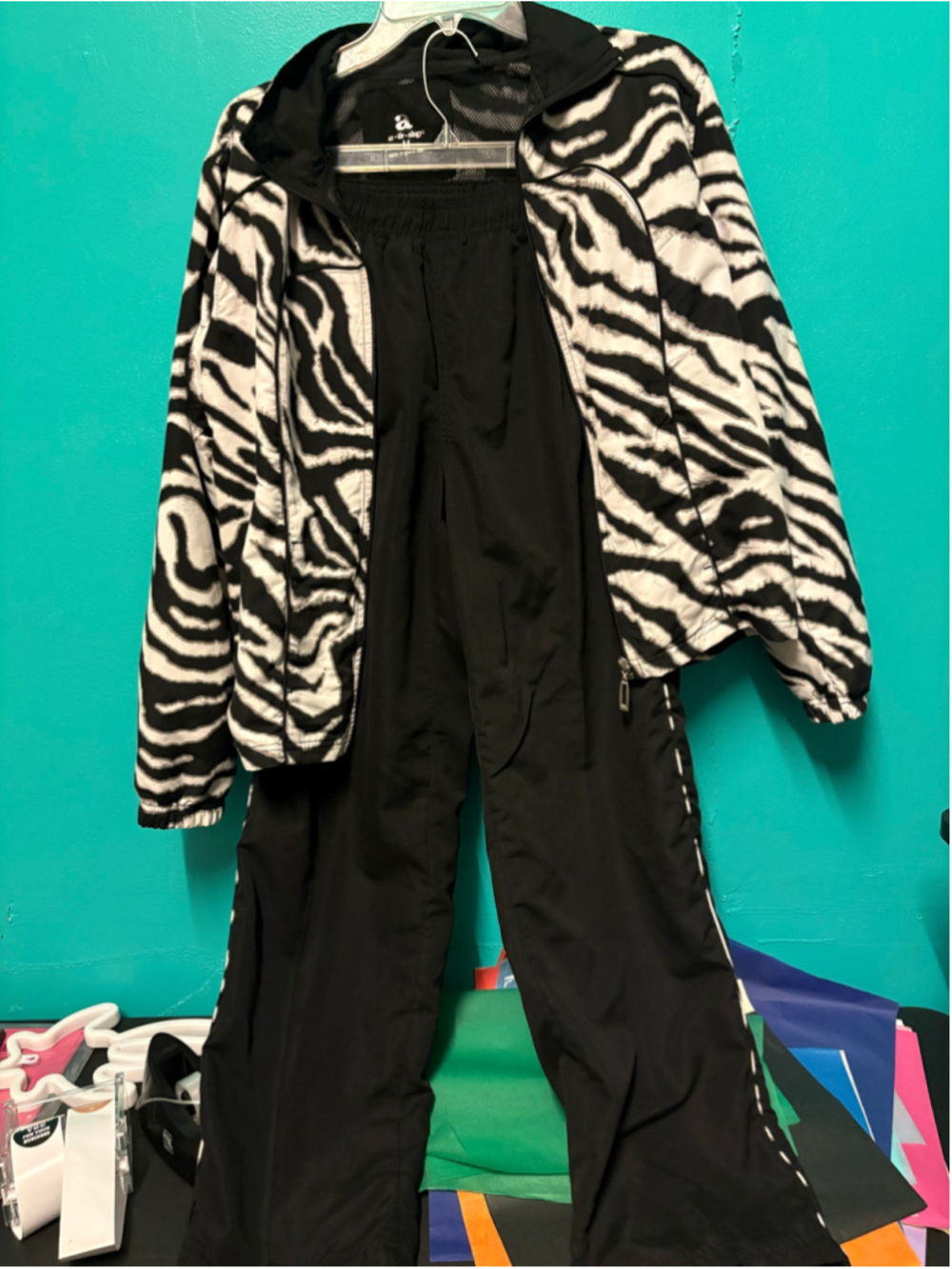 Women's ac-tiv-ology Zebra Print Tracksuit Set Black White Size M